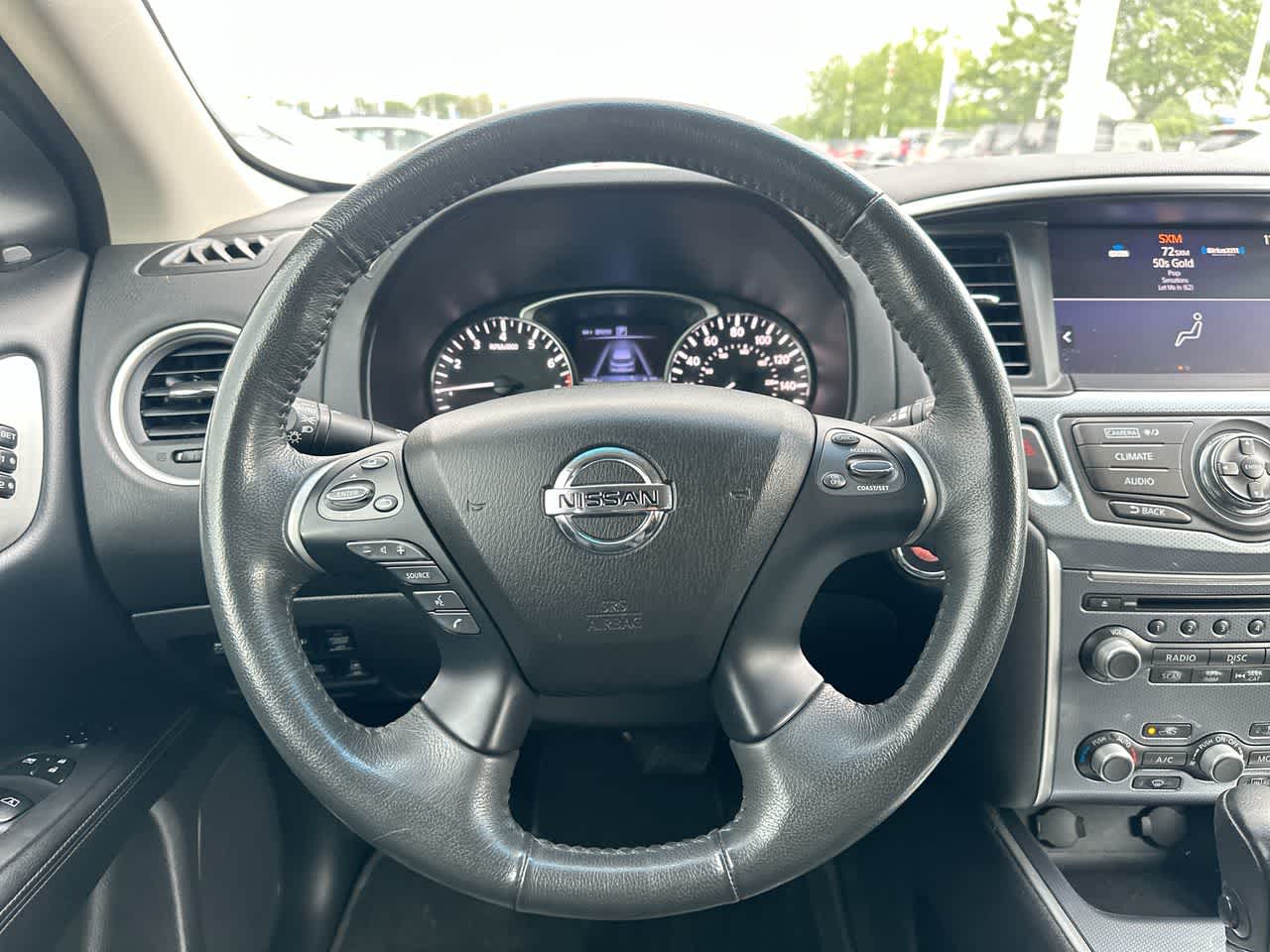 2017 Nissan Pathfinder SL 28