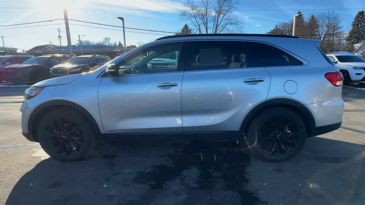 Thumbnail: 2019 Kia Sorento - 5