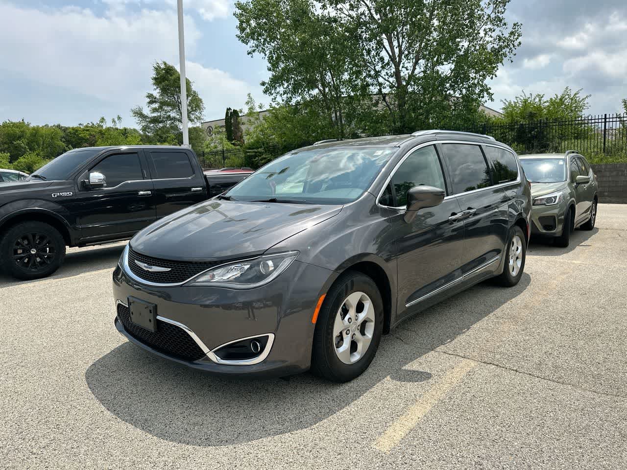 2017 Chrysler Pacifica  7