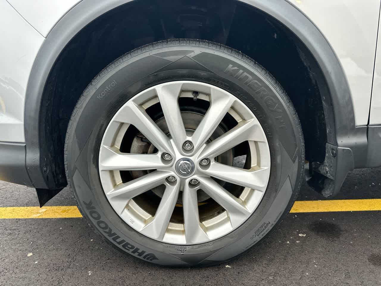 Thumbnail: 2017 Nissan Rogue Sport - 19