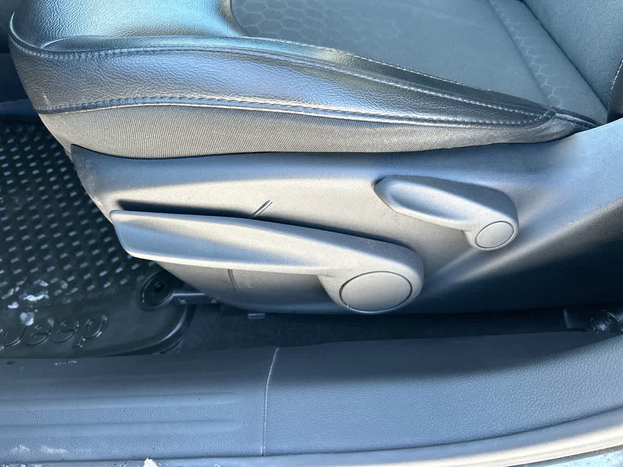 Thumbnail: 2018 Jeep Compass - 22