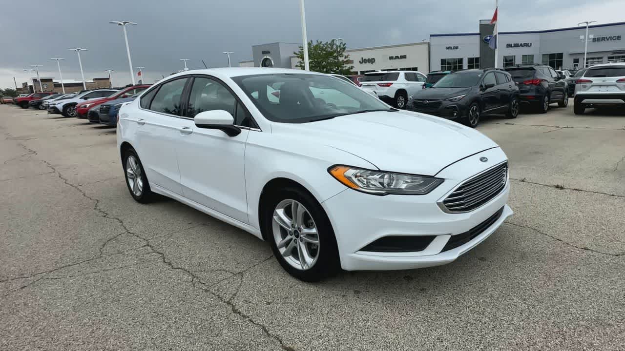 2018 Ford Fusion SE photo 2
