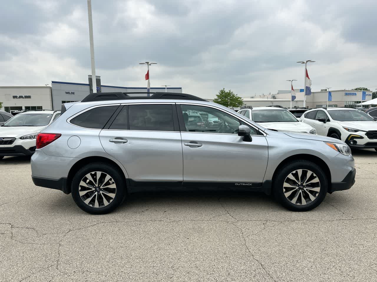 2017 Subaru Outback Limited 14