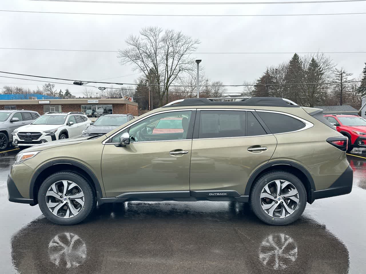 Thumbnail: 2022 Subaru Outback - 10