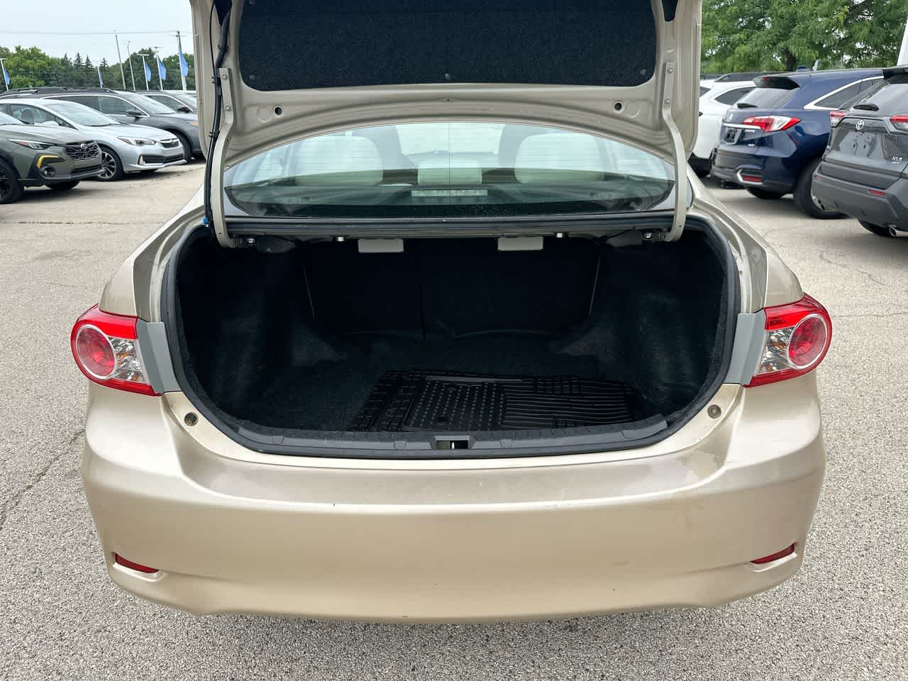 Thumbnail: 2011 Toyota Corolla - 32