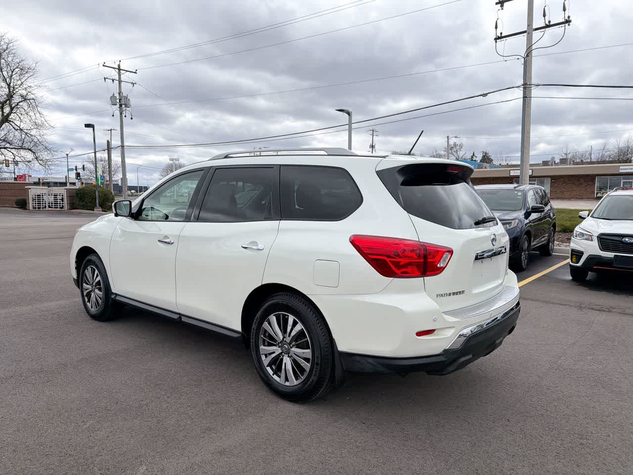Thumbnail: 2018 Nissan Pathfinder - 11