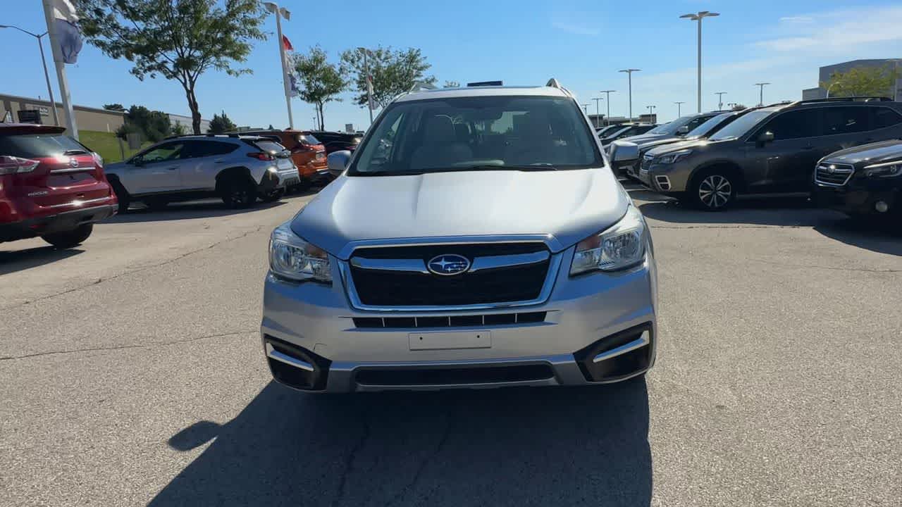 2017 Subaru Forester Premium photo 3
