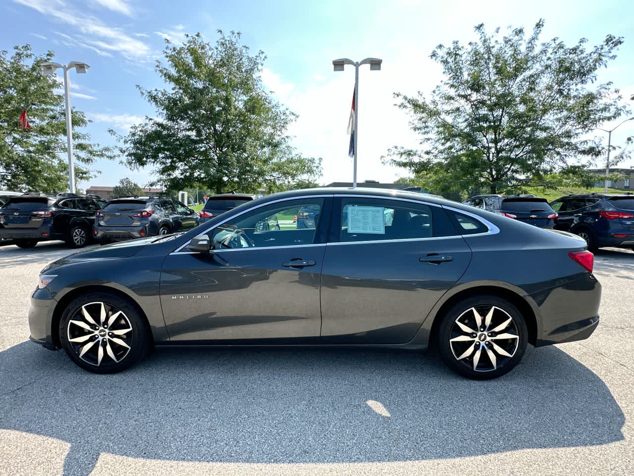 Thumbnail: 2016 Chevrolet Malibu - 10
