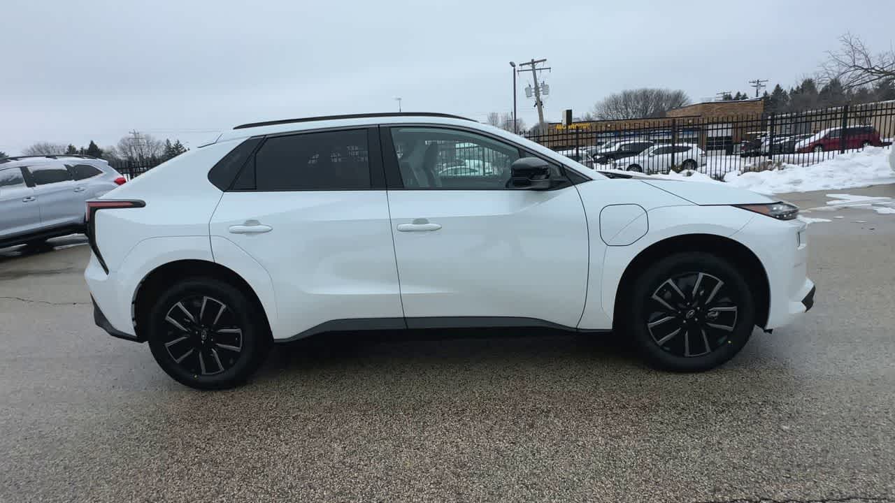 Thumbnail: 2026 Subaru Solterra - 9