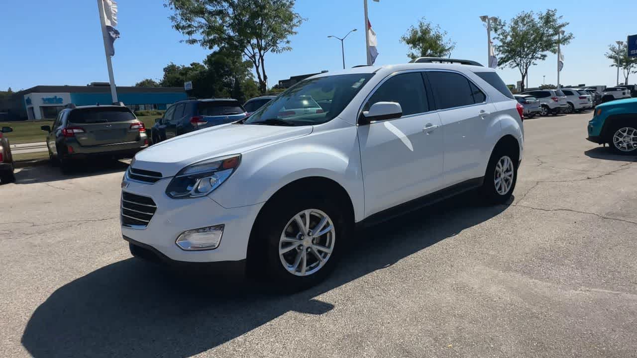 2017 Chevrolet Equinox LT photo 3