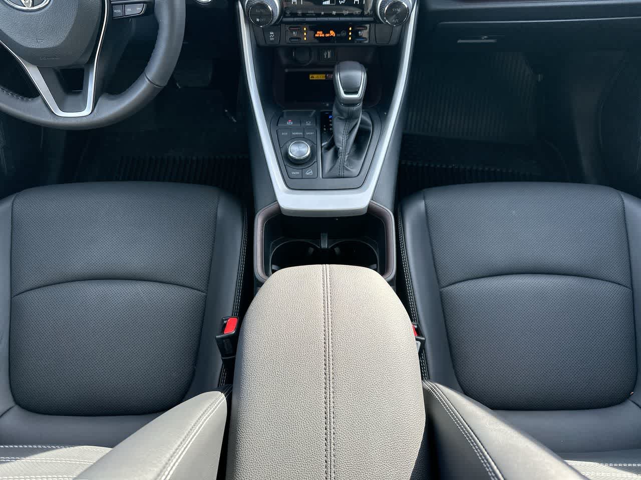 Thumbnail: 2024 Toyota RAV4 - 31