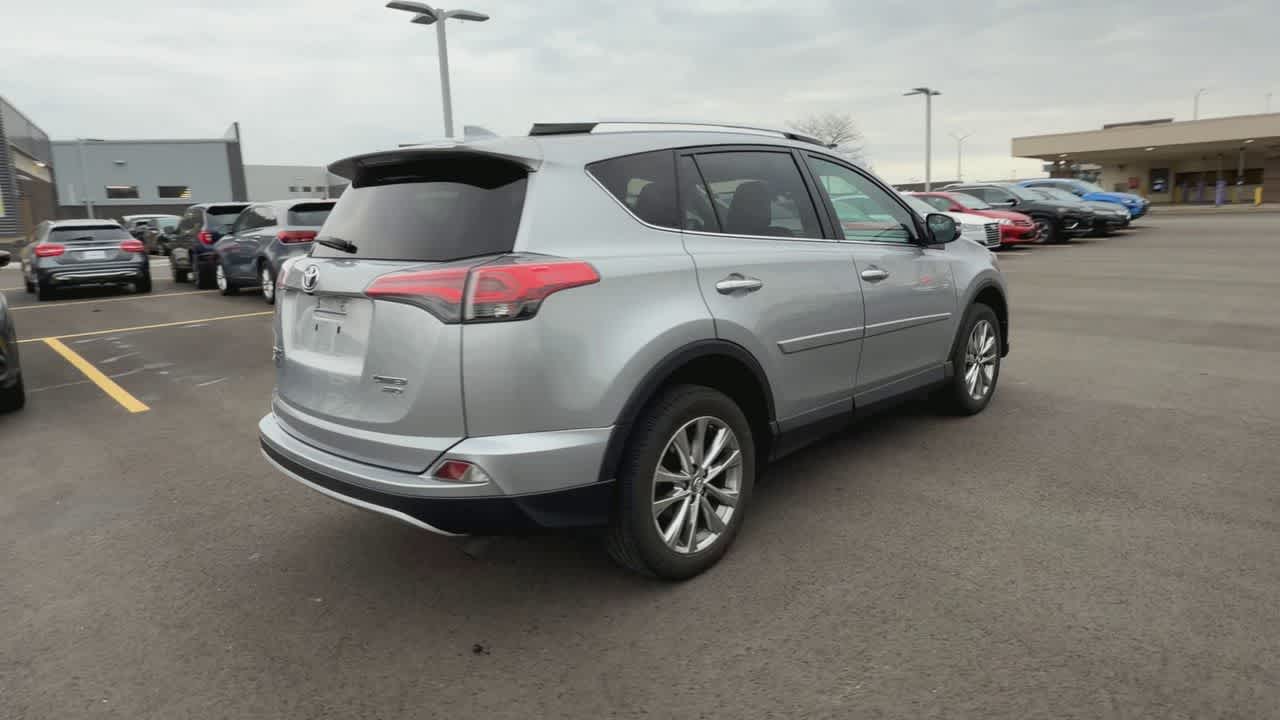 Thumbnail: 2016 Toyota RAV4 - 8