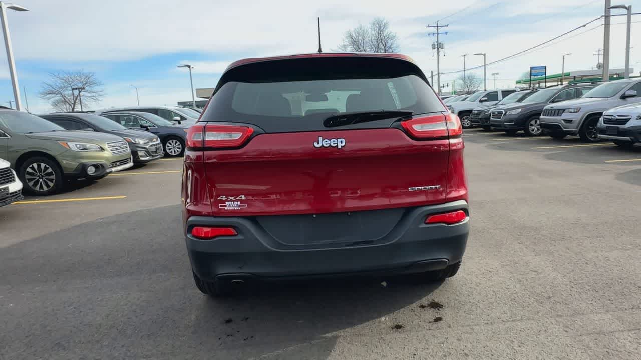Thumbnail: 2017 Jeep Cherokee - 7