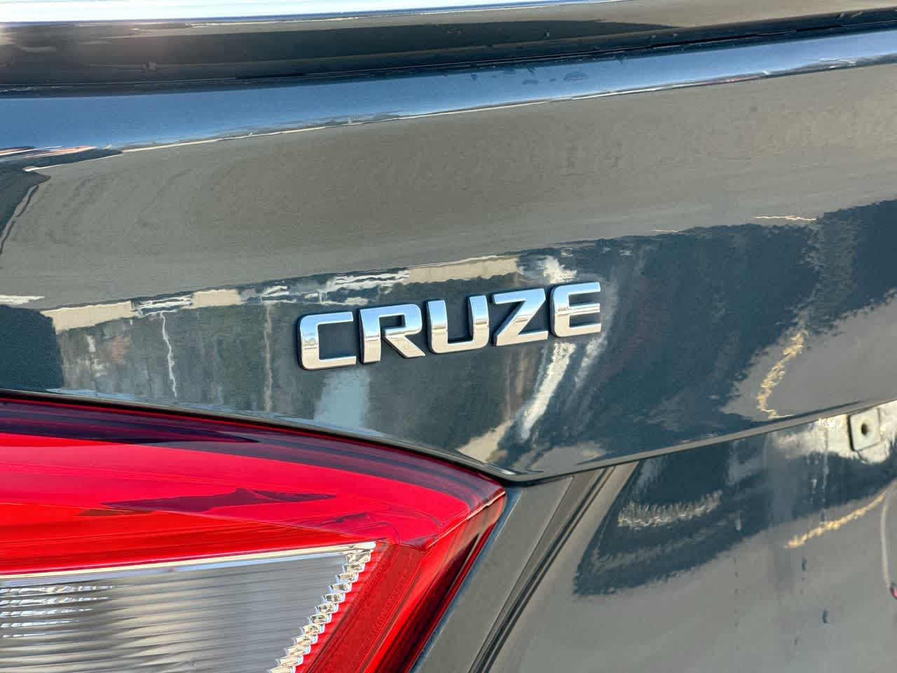 Thumbnail: 2018 Chevrolet Cruze - 17