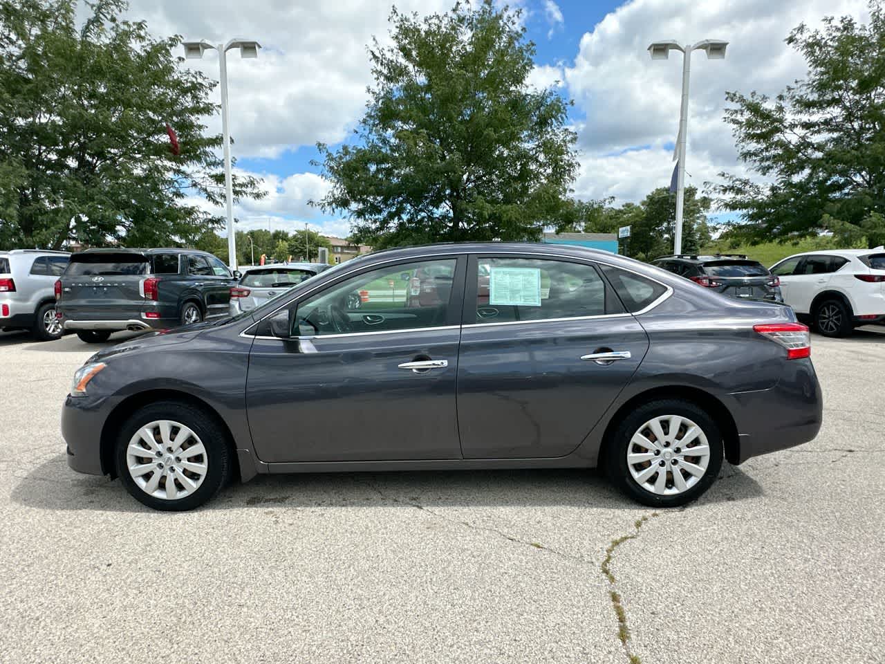 Thumbnail: 2015 Nissan Sentra - 10