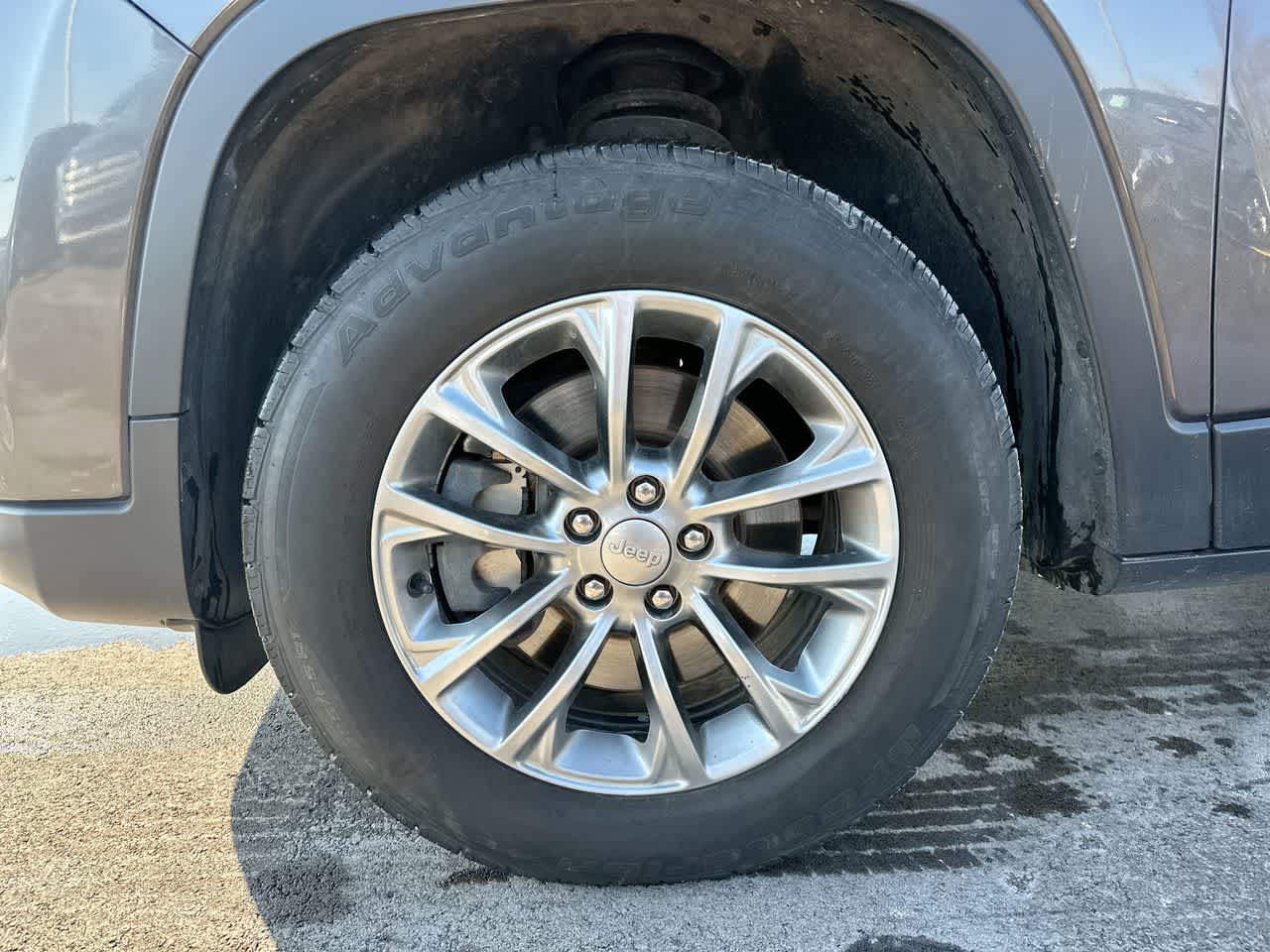 Thumbnail: 2019 Jeep Cherokee - 19