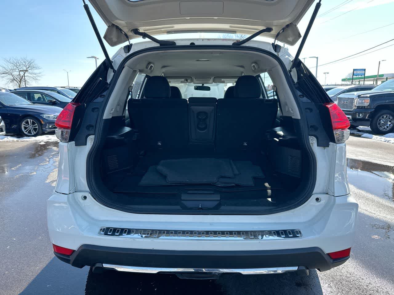 Thumbnail: 2017 Nissan Rogue - 34