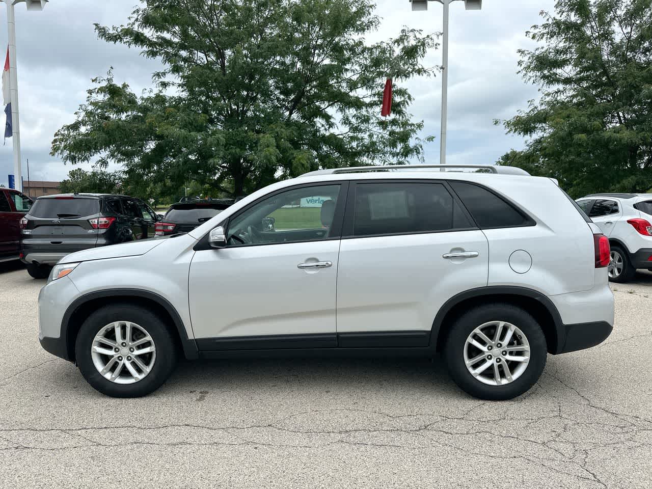 Thumbnail: 2015 Kia Sorento - 10