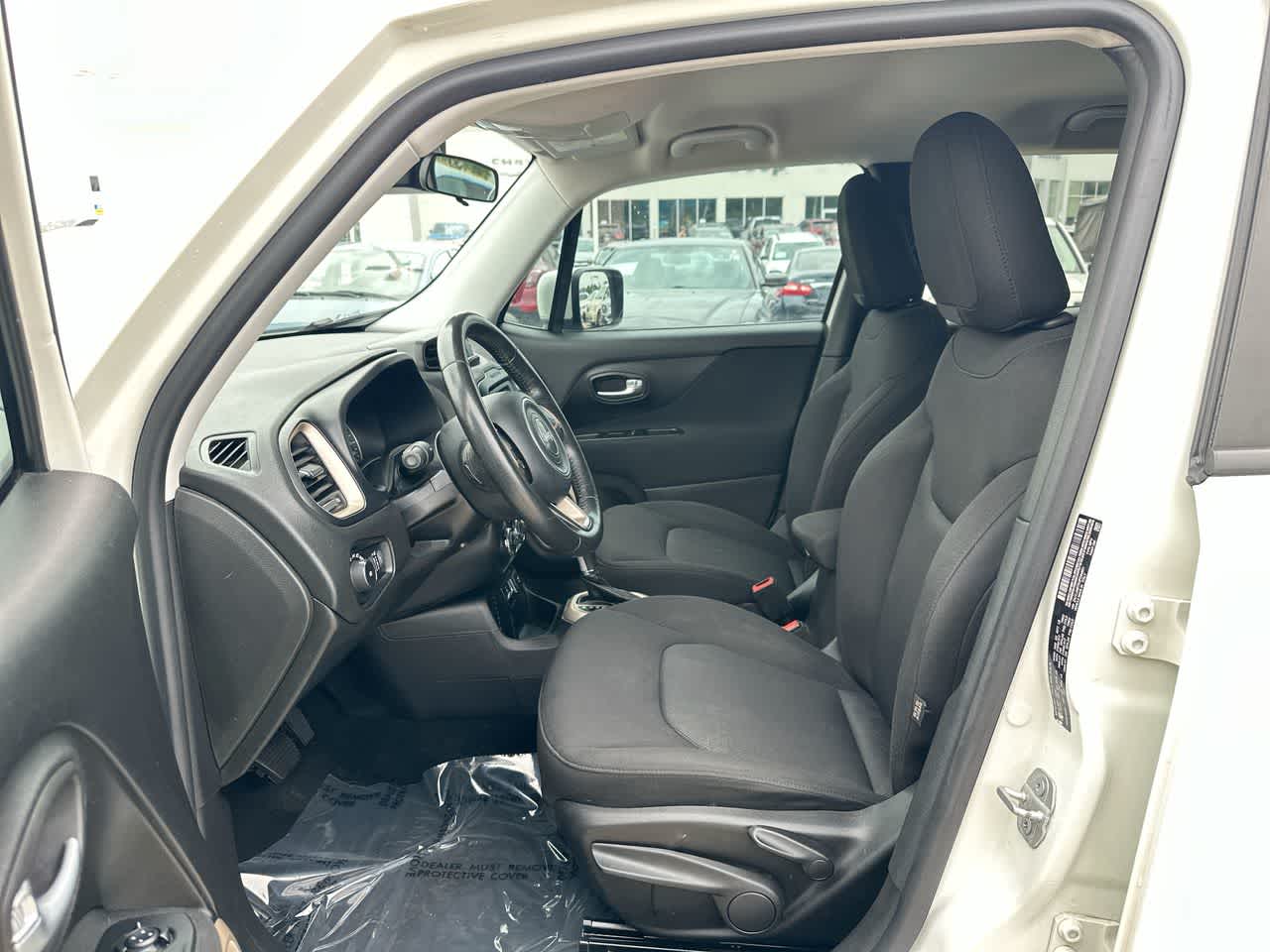 Thumbnail: 2016 Jeep Renegade - 21