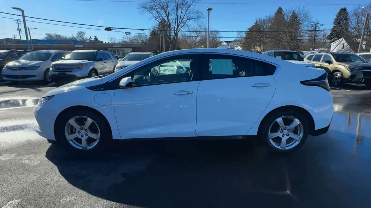 Thumbnail: 2017 Chevrolet Volt - 5