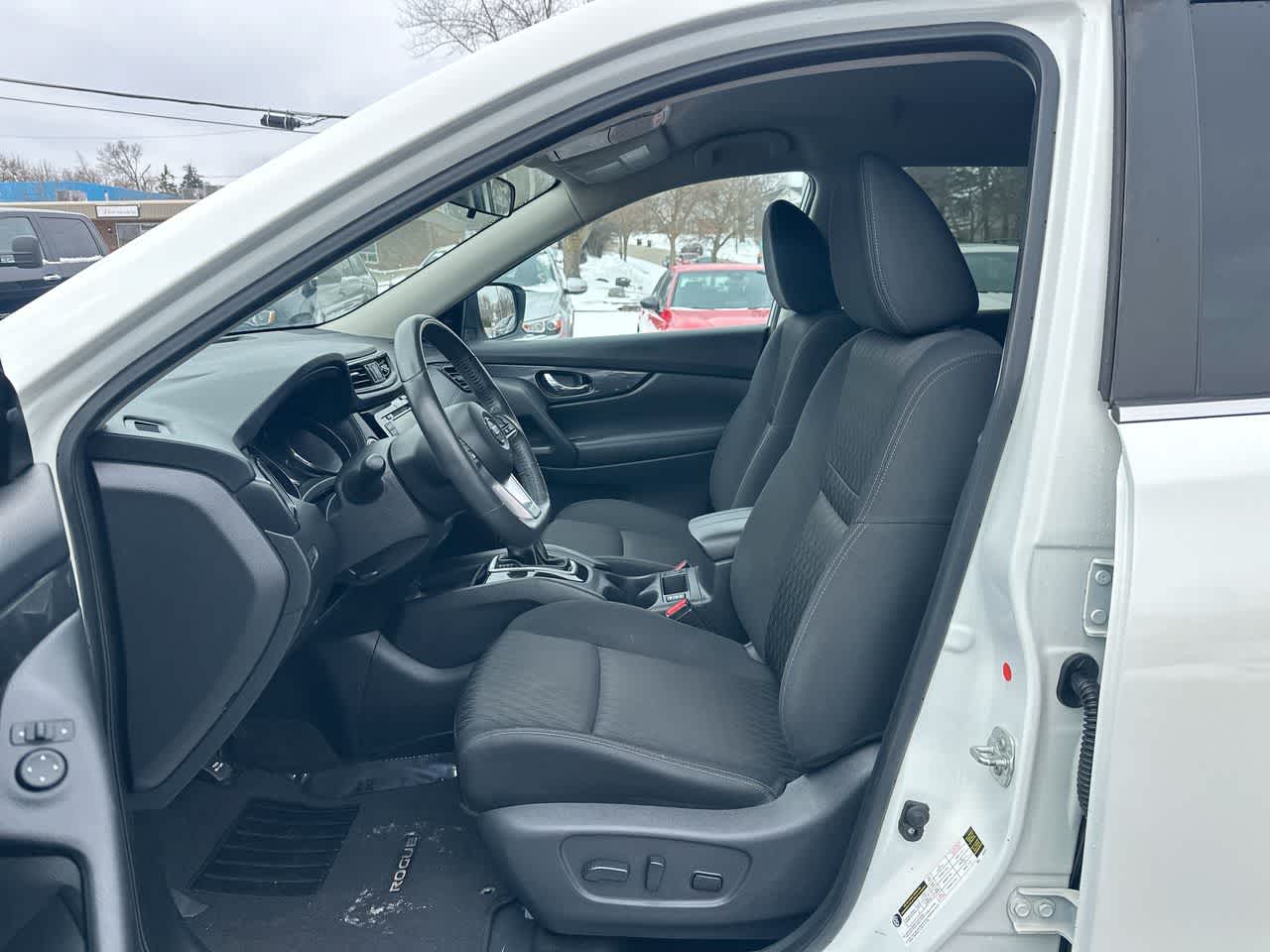 Thumbnail: 2018 Nissan Rogue - 21