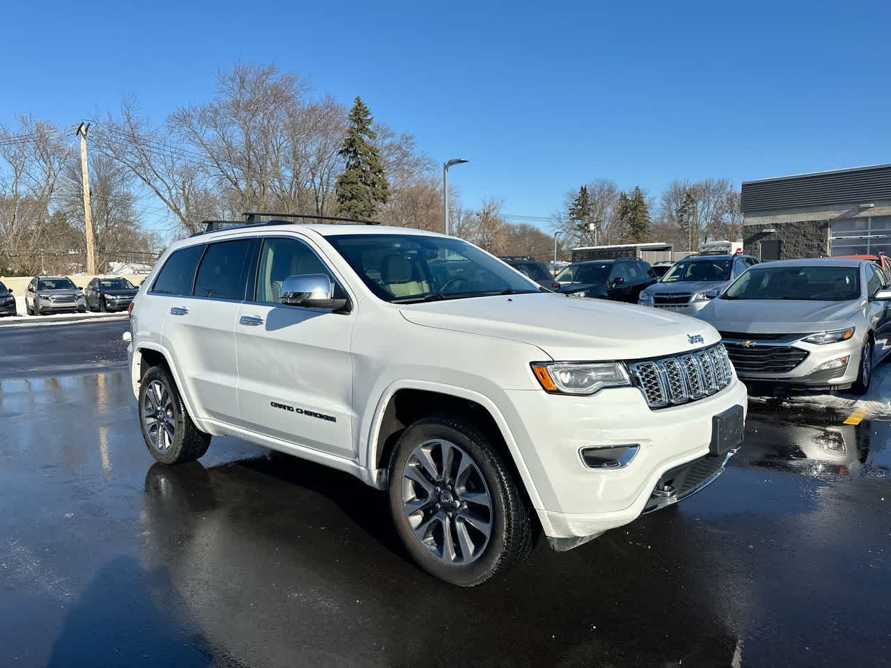 Thumbnail: 2017 Jeep Grand Cherokee - 16