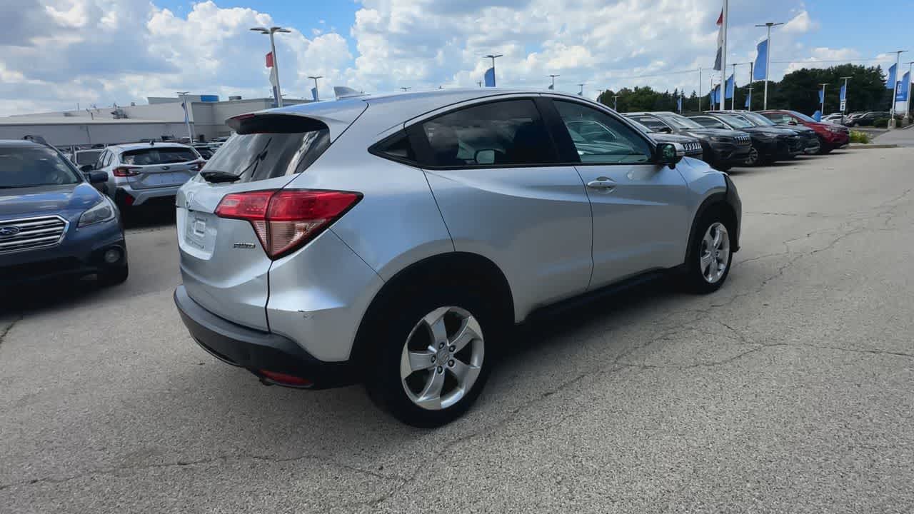Thumbnail: 2016 Honda HR-V - 8