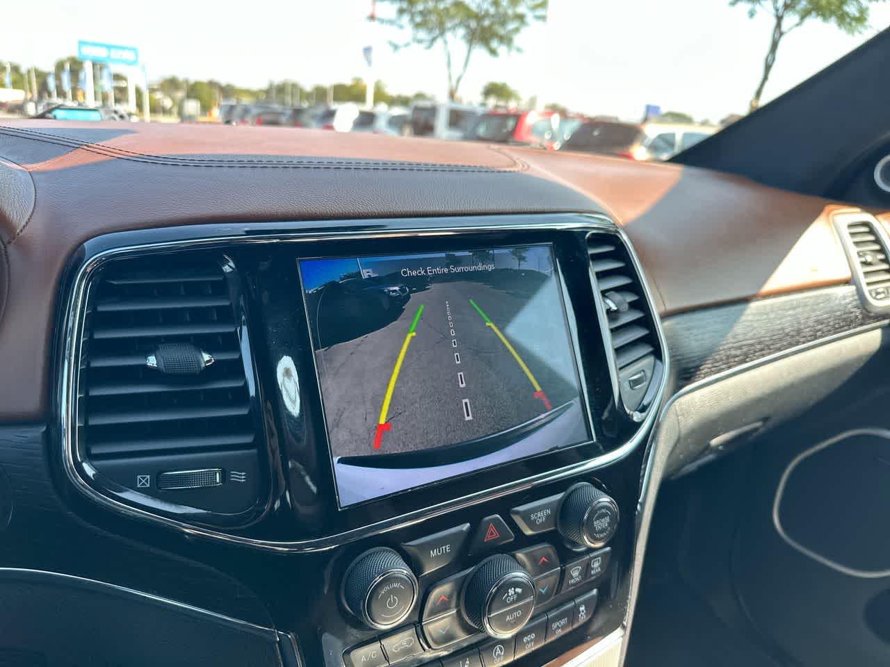 Thumbnail: 2020 Jeep Grand Cherokee - 33