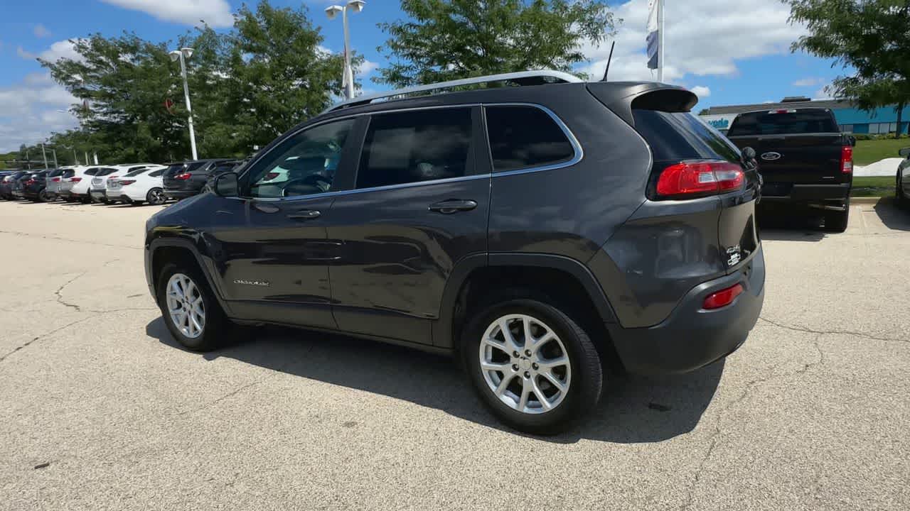 Thumbnail: 2017 Jeep Cherokee - 6