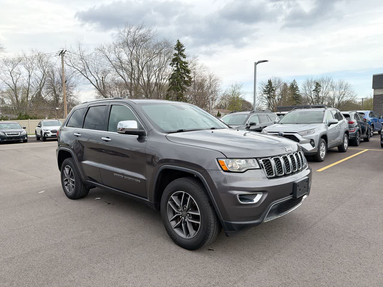 Thumbnail: 2019 Jeep Grand Cherokee - 16