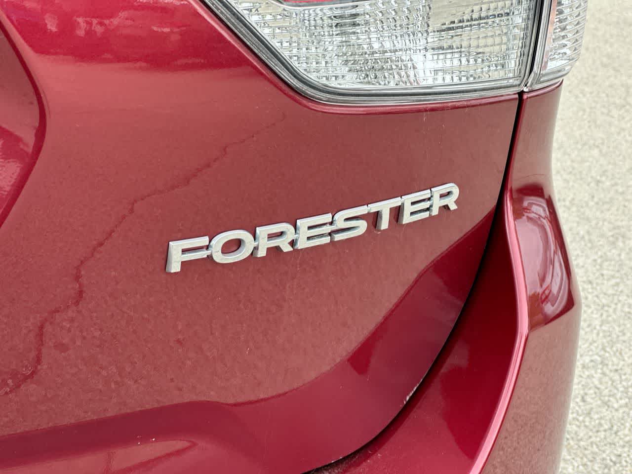 2022 Subaru Forester Premium 18