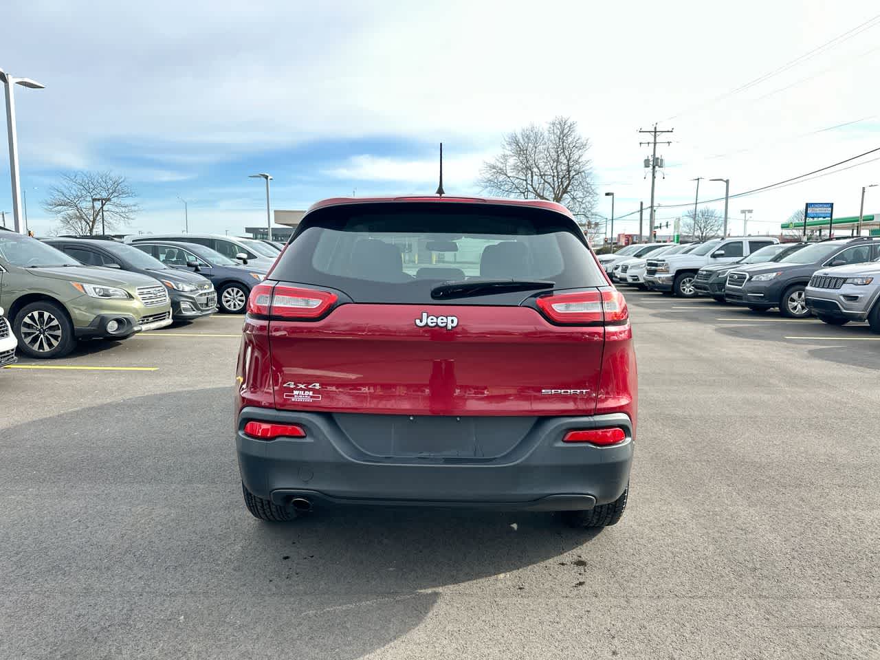 Thumbnail: 2017 Jeep Cherokee - 12
