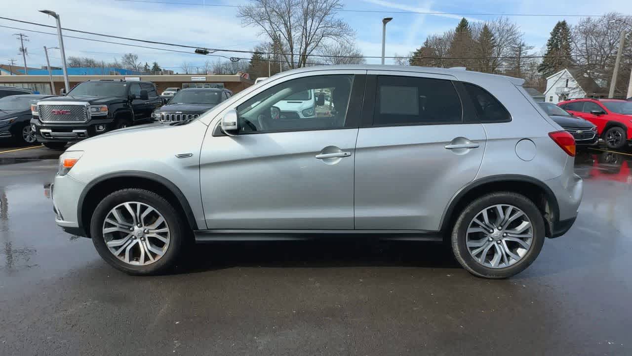 Thumbnail: 2018 Mitsubishi Outlander Sport - 5