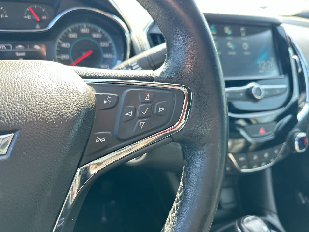 Thumbnail: 2018 Chevrolet Cruze - 30