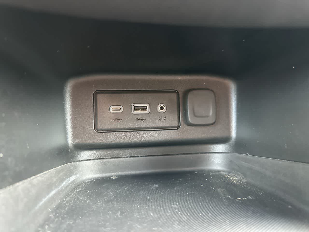 Thumbnail: 2020 Chevrolet Equinox - 32