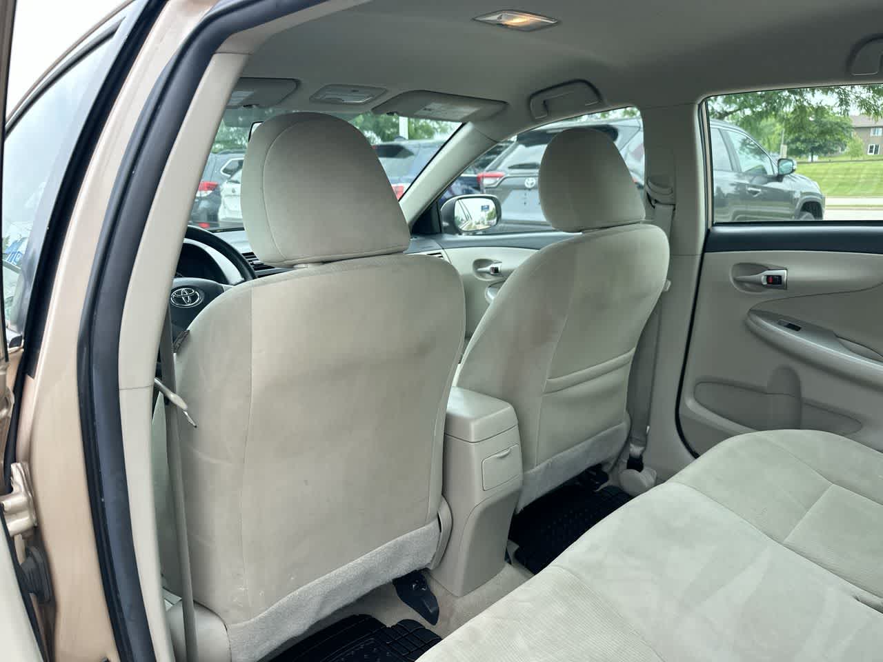 Thumbnail: 2011 Toyota Corolla - 23