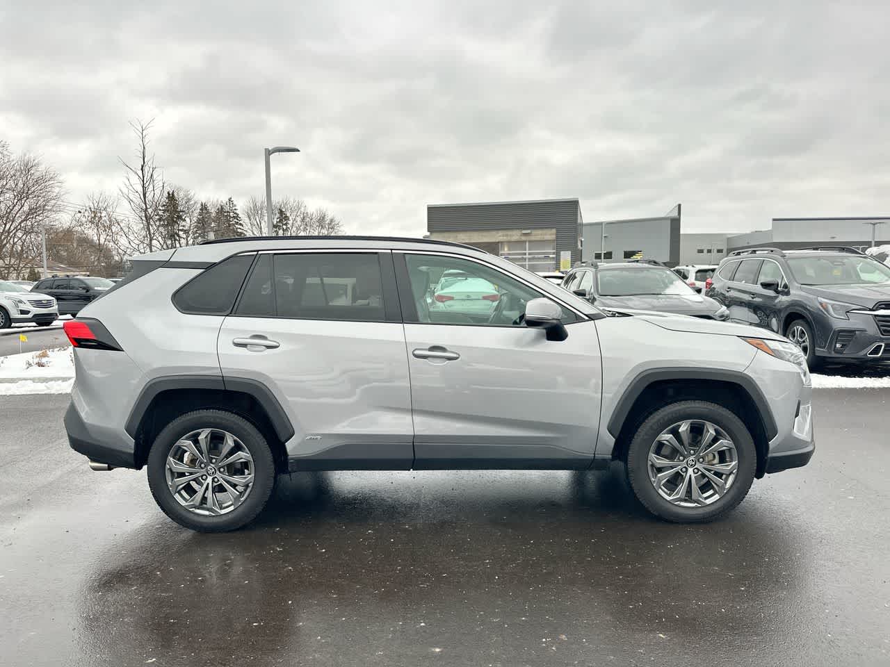 Thumbnail: 2022 Toyota RAV4 - 14