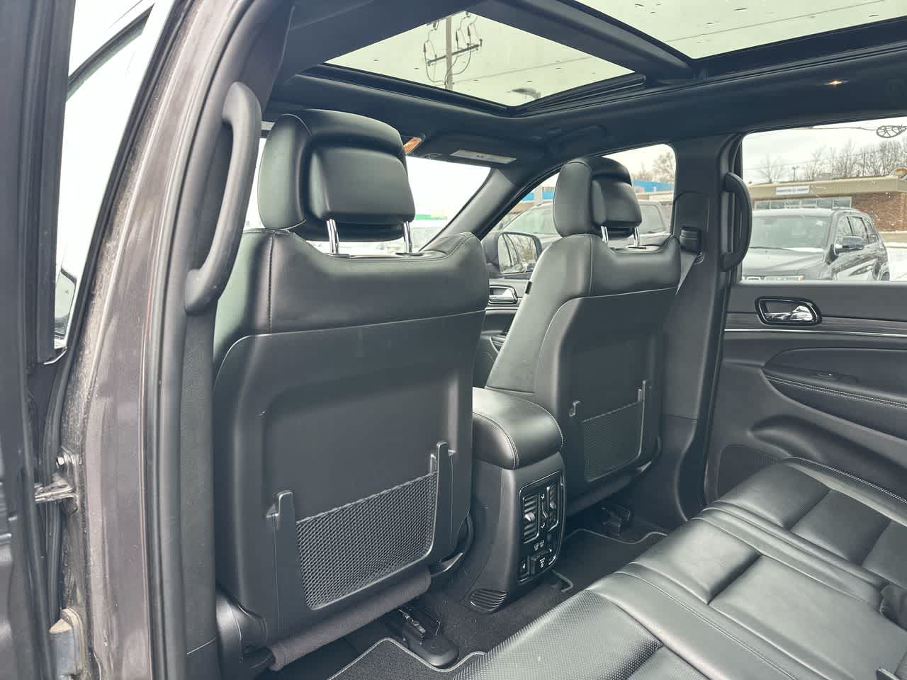 Thumbnail: 2021 Jeep Grand Cherokee - 23