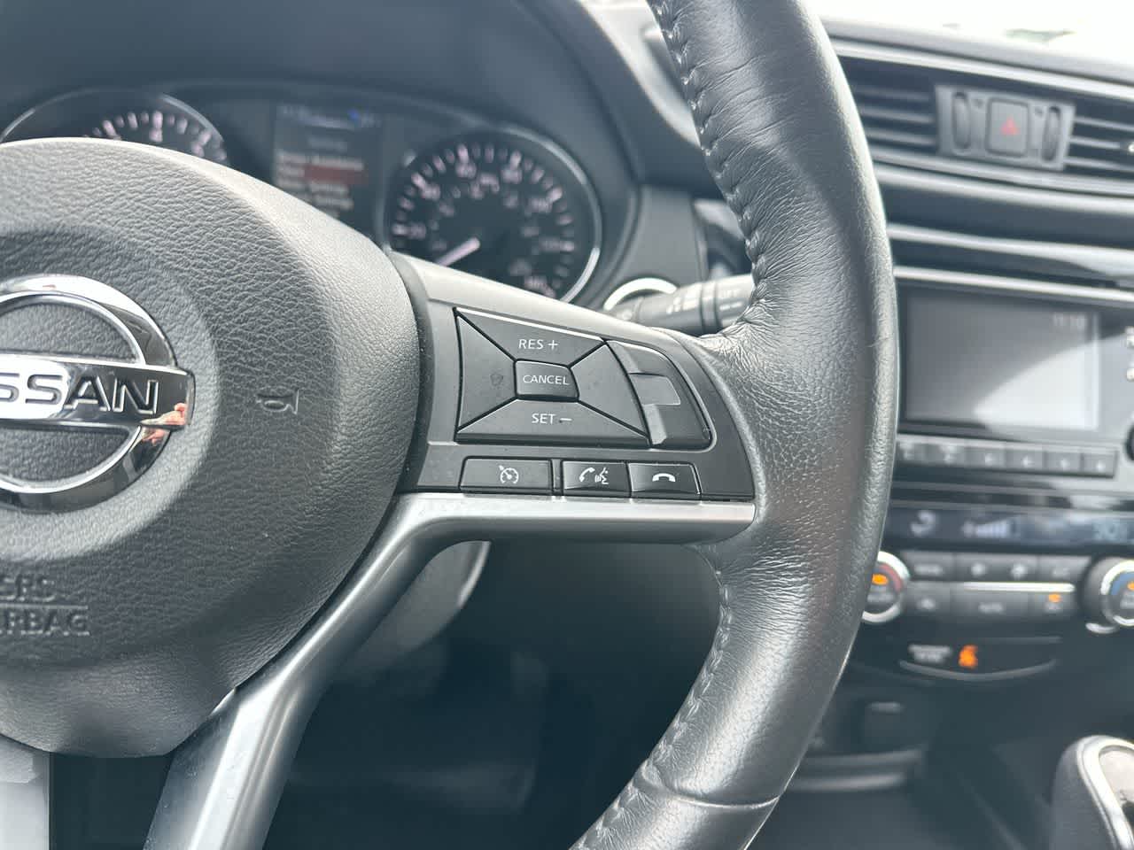 Thumbnail: 2017 Nissan Rogue - 29