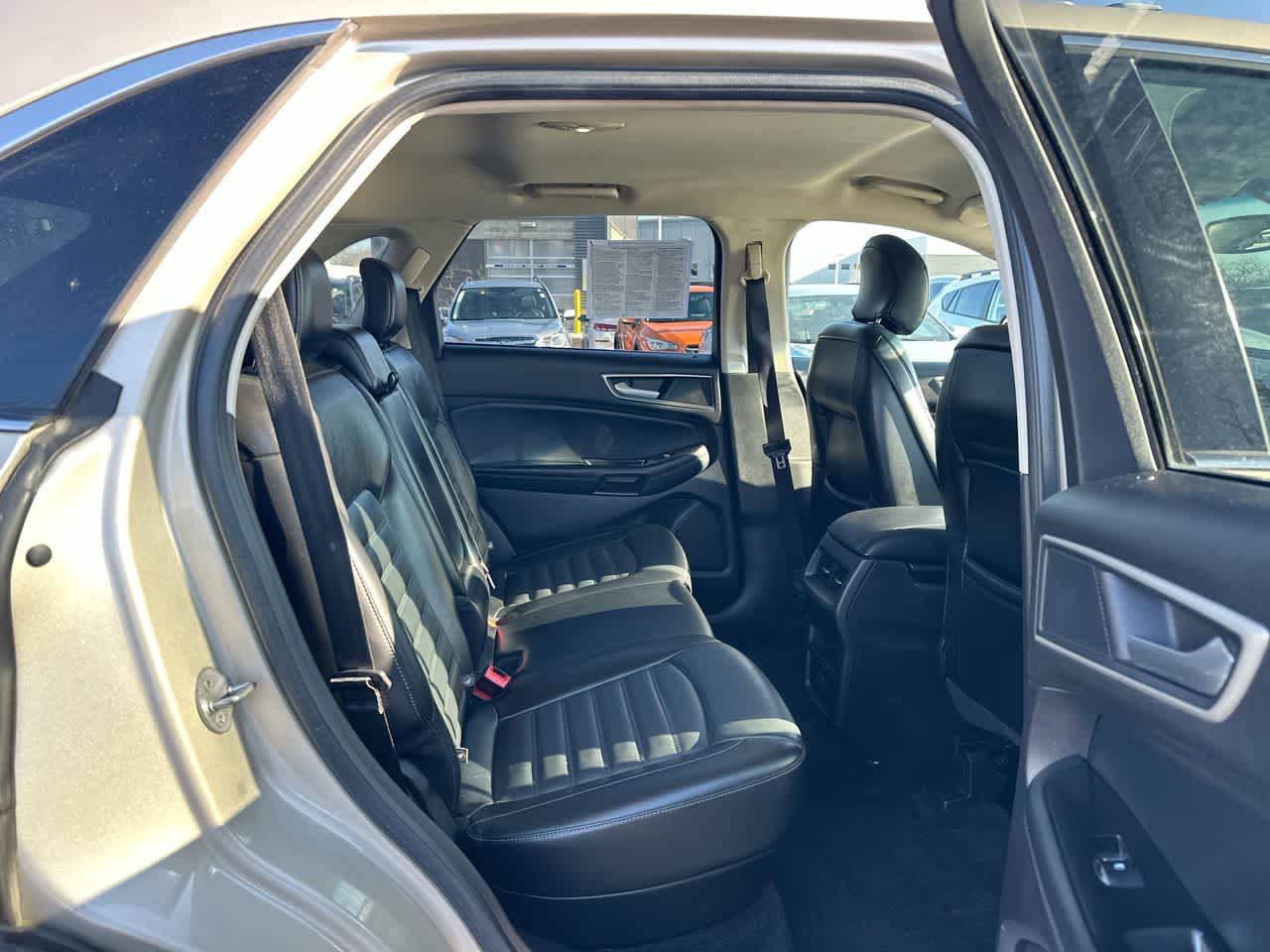 Thumbnail: 2017 Ford Edge - 25