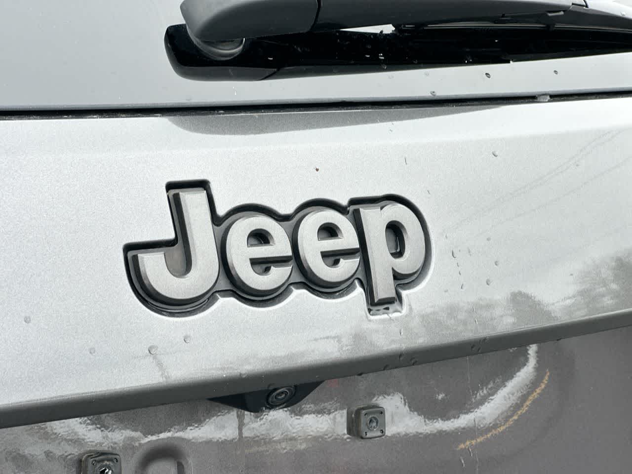 Thumbnail: 2021 Jeep Grand Cherokee - 17