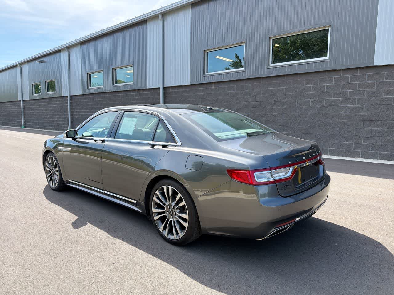 Thumbnail: 2017 Lincoln Continental - 11