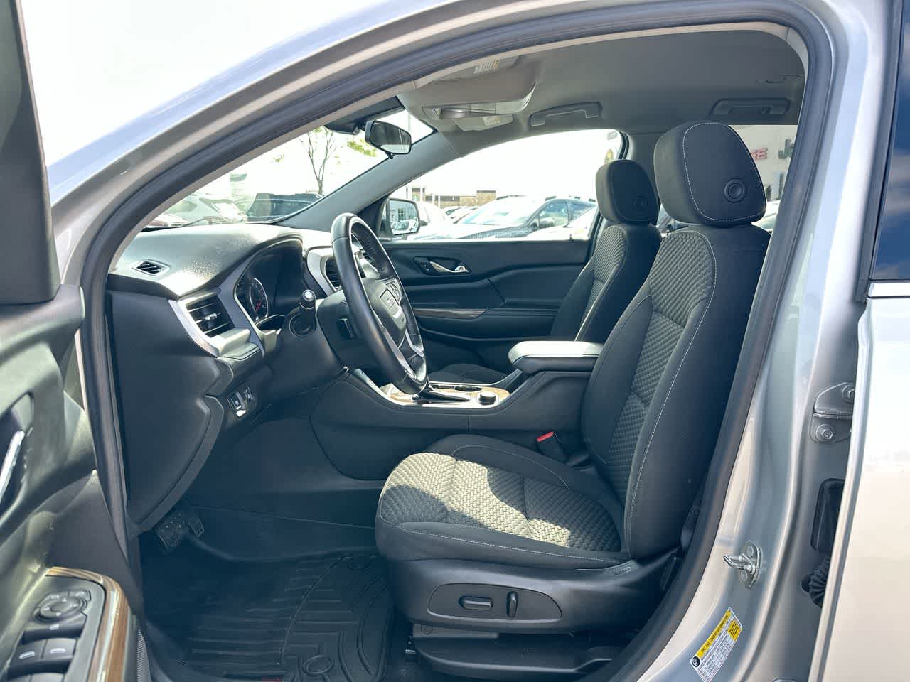 Thumbnail: 2017 GMC Acadia - 21