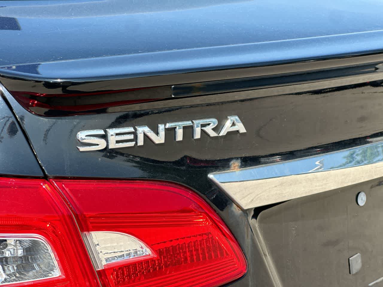 Thumbnail: 2017 Nissan Sentra - 18