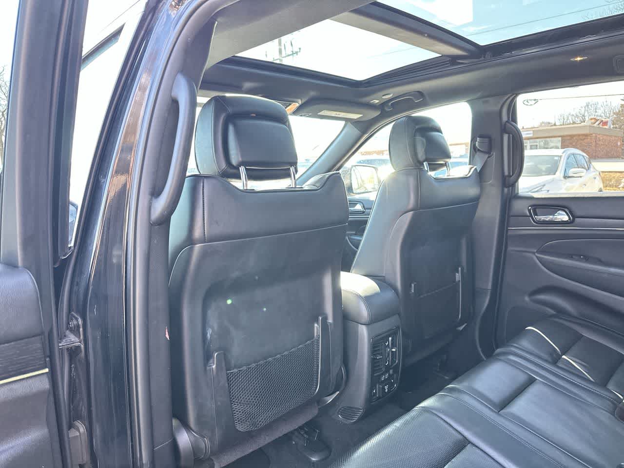 Thumbnail: 2019 Jeep Grand Cherokee - 23