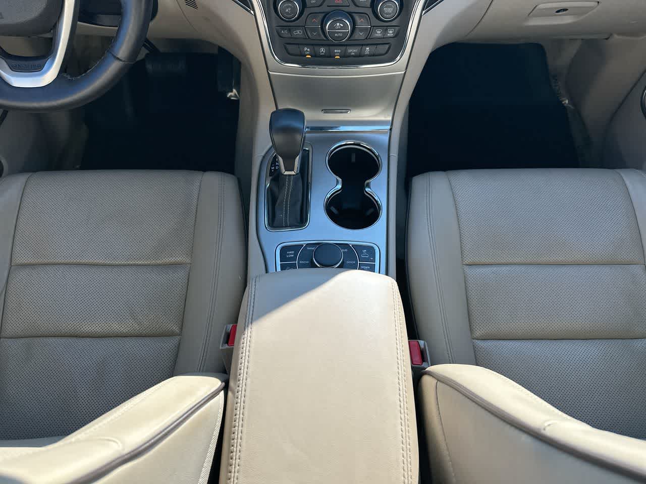 Thumbnail: 2017 Jeep Grand Cherokee - 32