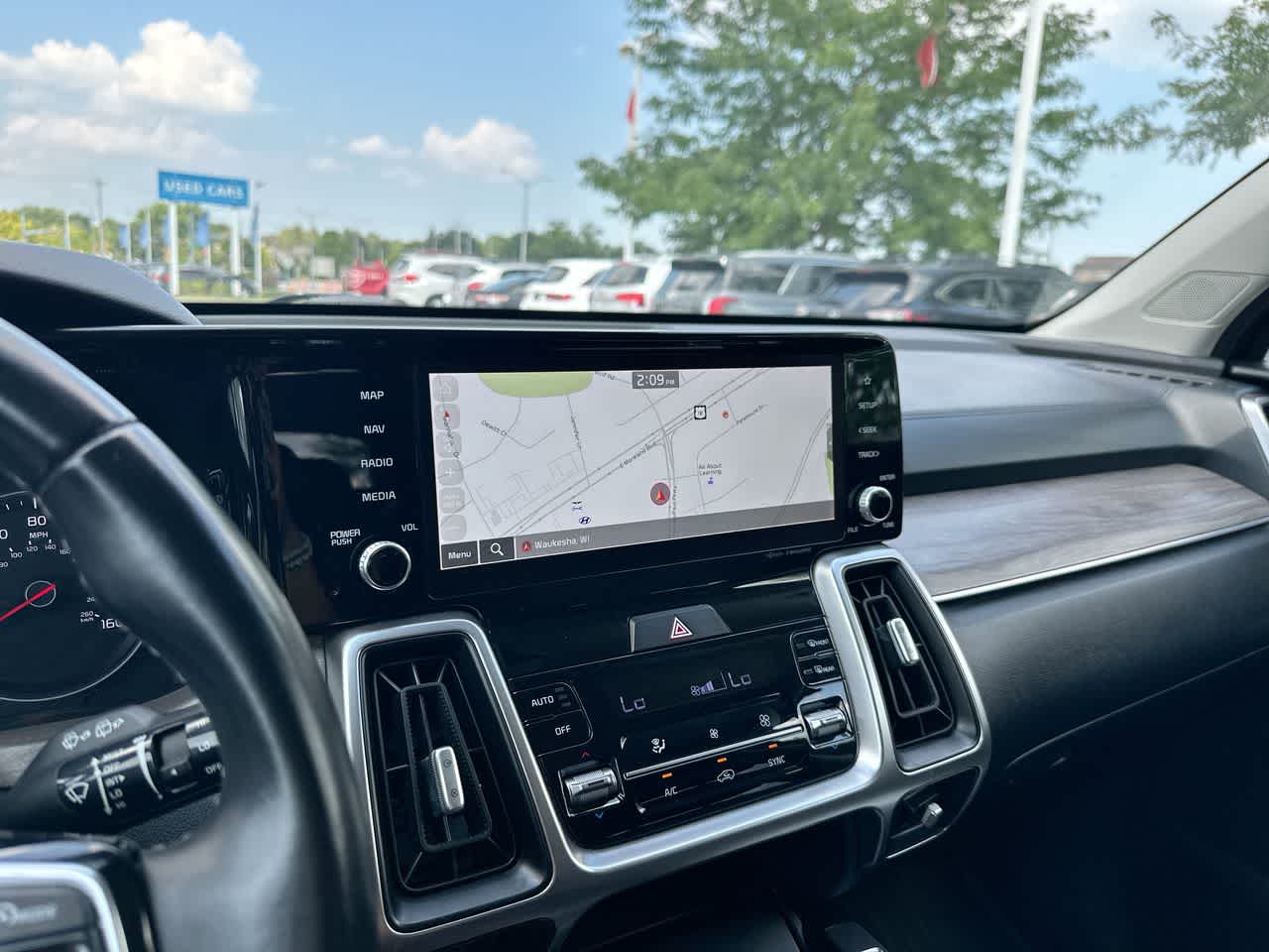 Thumbnail: 2022 Kia Sorento - 32