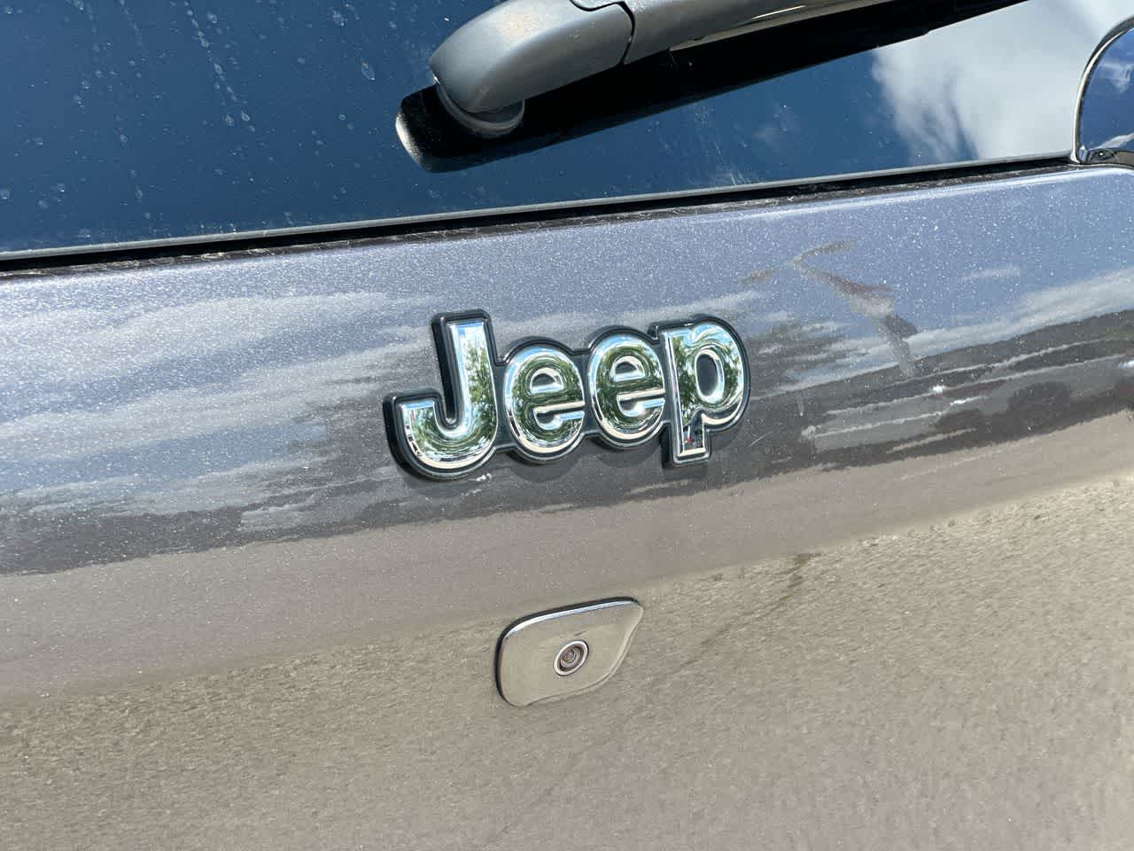 Thumbnail: 2017 Jeep Cherokee - 17