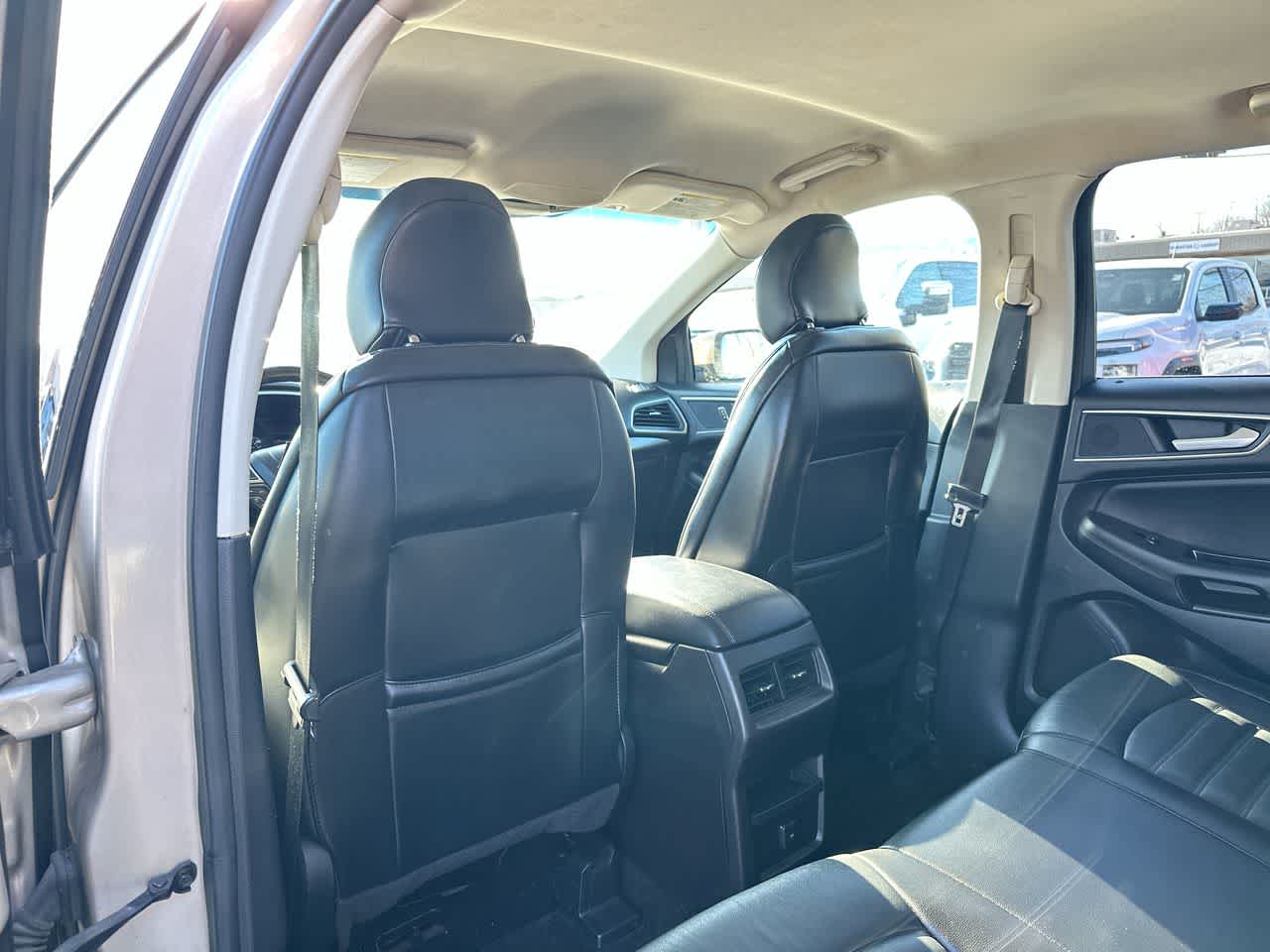 Thumbnail: 2017 Ford Edge - 23