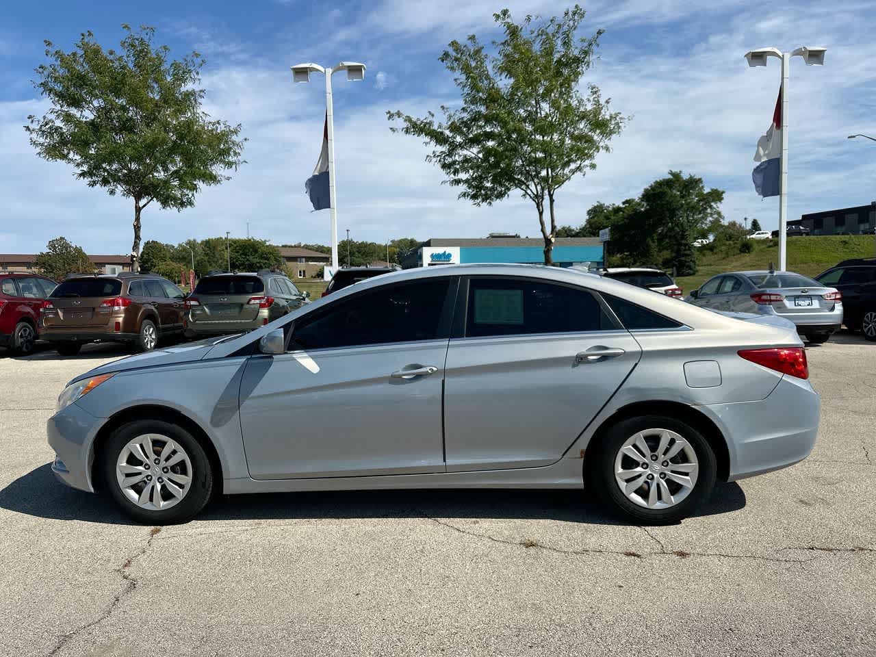 Thumbnail: 2011 Hyundai Sonata - 10